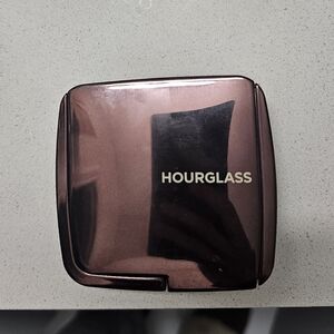 Hourglass Ambient Lighting Powder